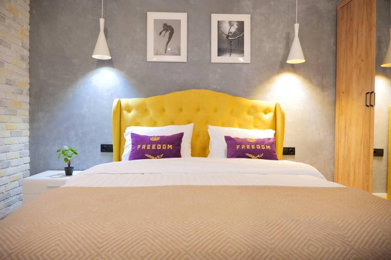 Don Papa Apartments In City Center Kyiv Exterior photo